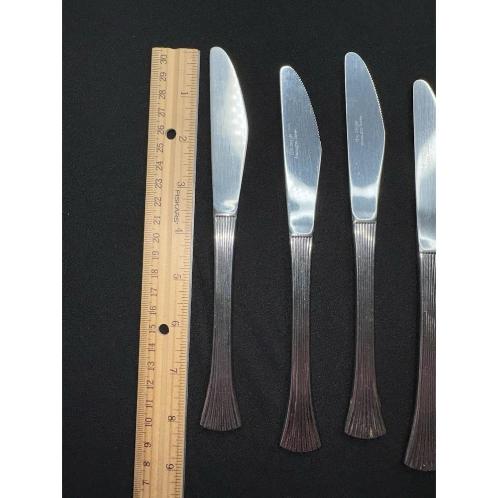 The Cellar CLF17 Stainless 8 Dinner Knives 2 Spoons Glossy Fan Ribbed Flatware